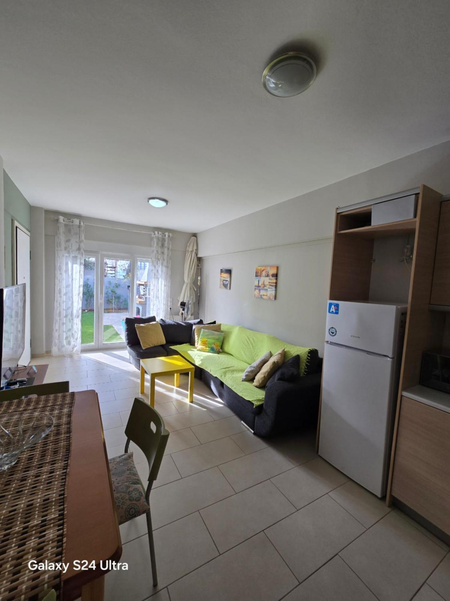 Harry'S Apartment Lagonisi Esterno foto